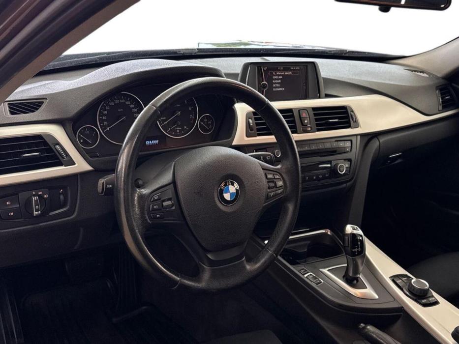 BMW 320 2013