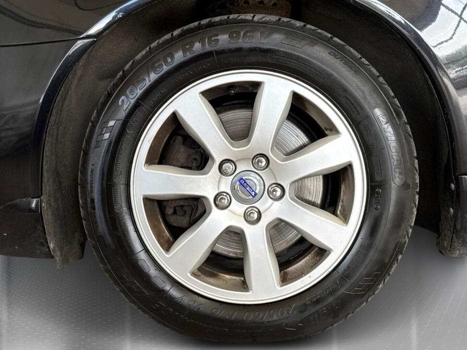 VOLVO V70 2013