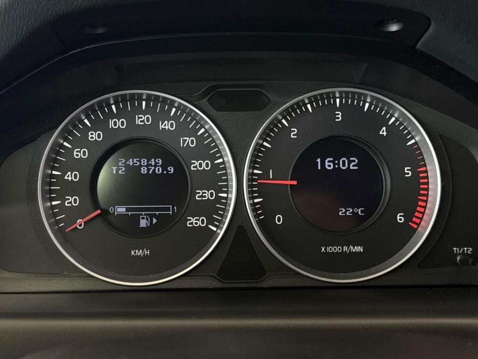 VOLVO V70 2013
