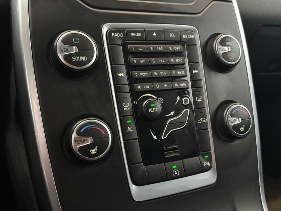 VOLVO V70 2013