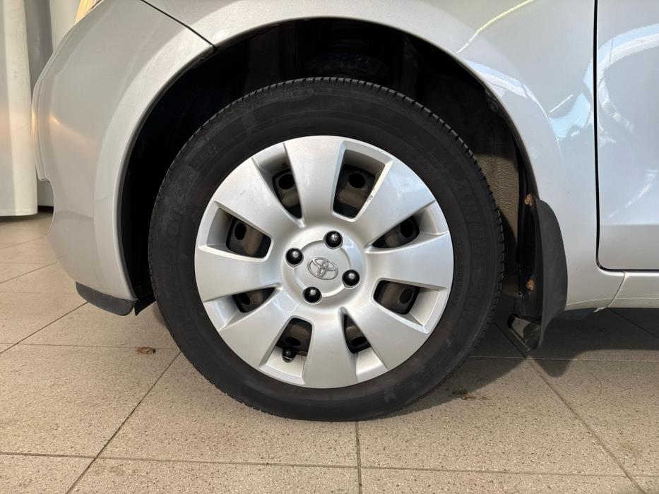 TOYOTA Yaris 2006