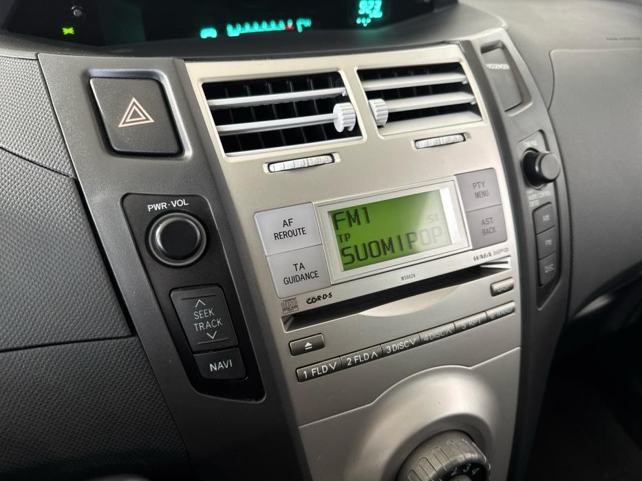 TOYOTA Yaris 2006