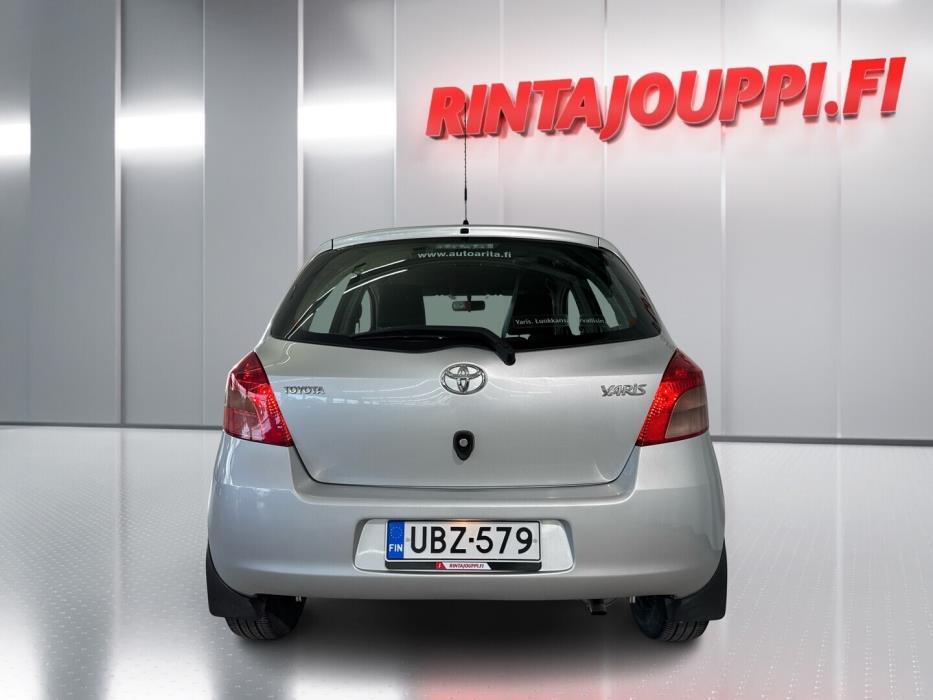 TOYOTA Yaris 2006