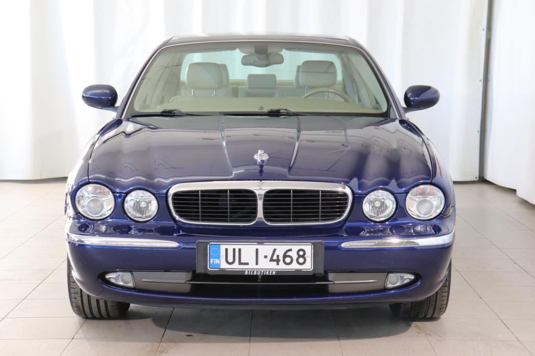 JAGUAR XJ8 2003