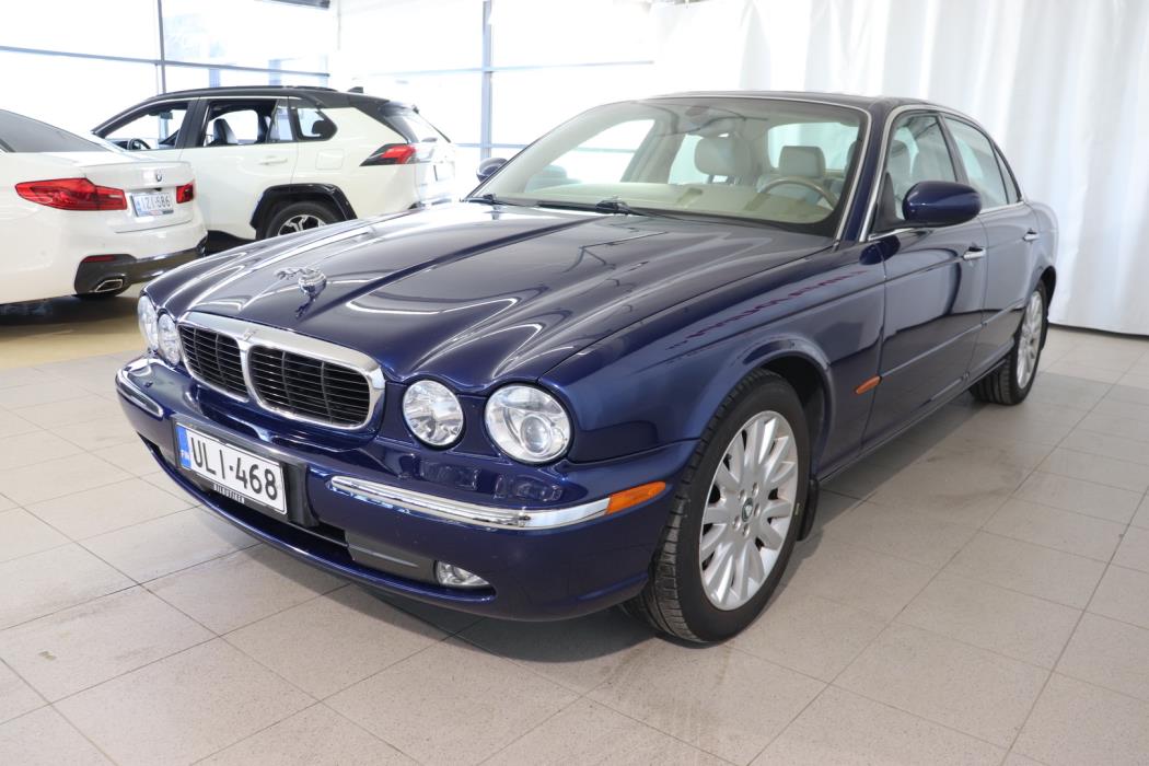 JAGUAR XJ8 2003