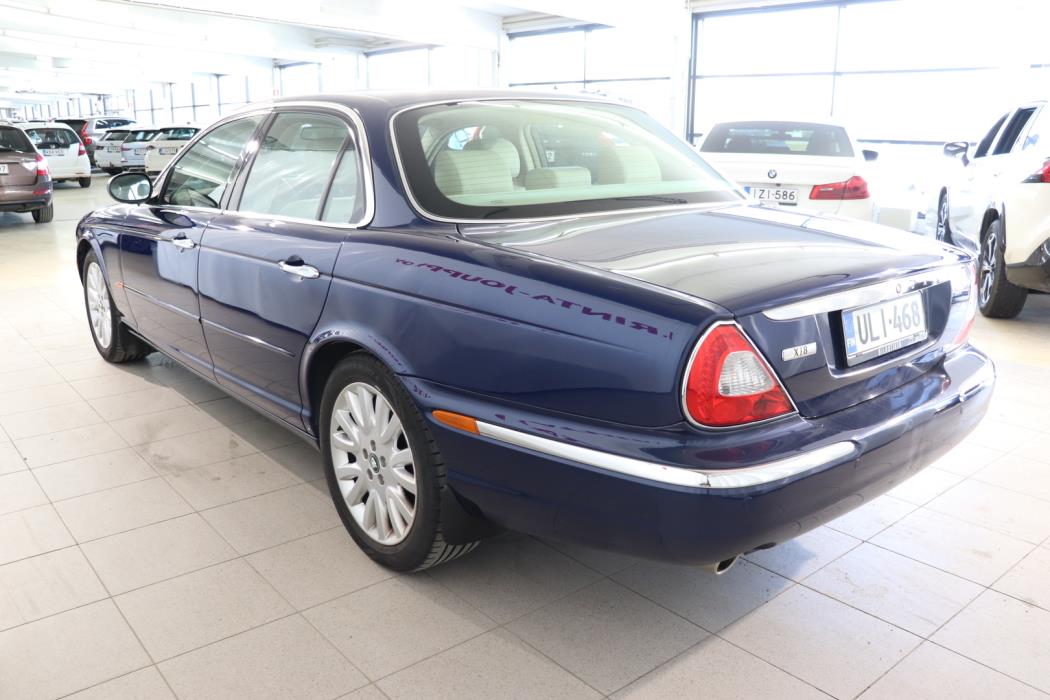 JAGUAR XJ8 2003