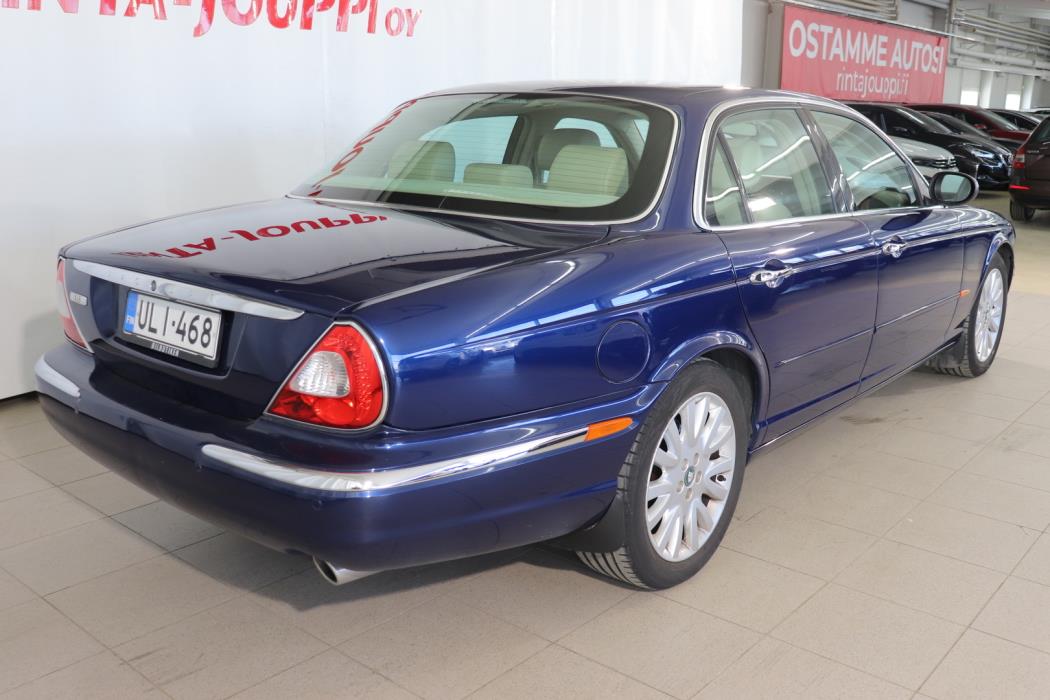 JAGUAR XJ8 2003
