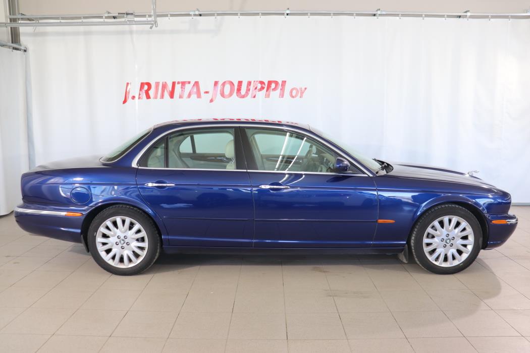 JAGUAR XJ8 2003