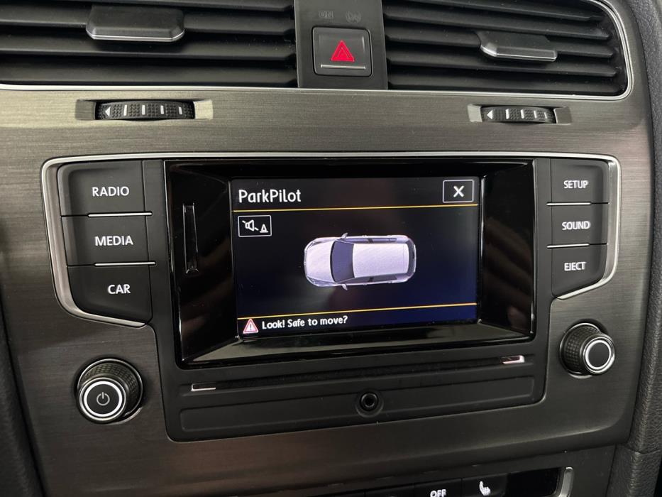 VOLKSWAGEN Golf 2013