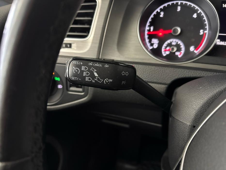 VOLKSWAGEN Golf 2013