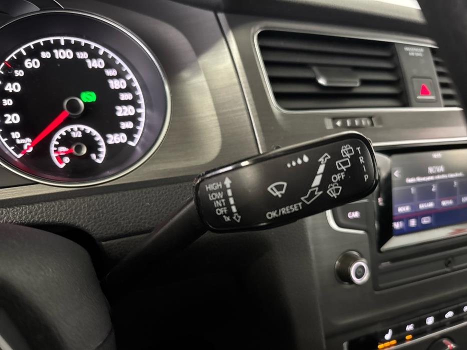 VOLKSWAGEN Golf 2013