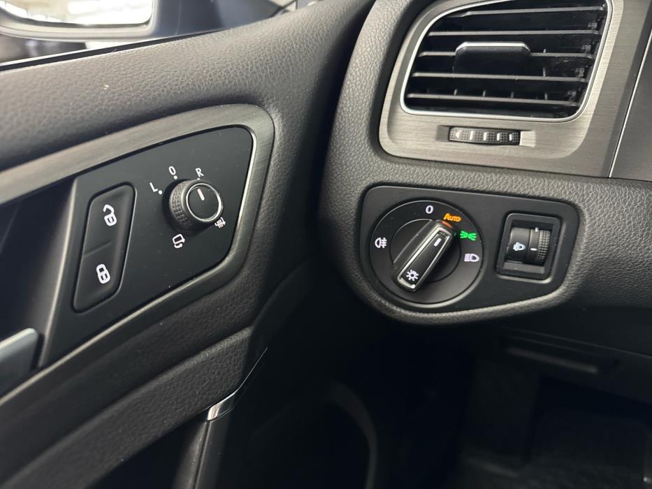 VOLKSWAGEN Golf 2013