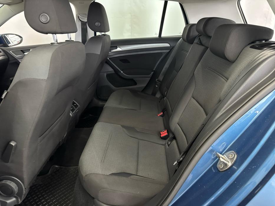 VOLKSWAGEN Golf 2013