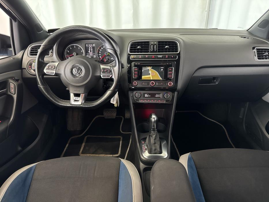 VOLKSWAGEN Polo 2014
