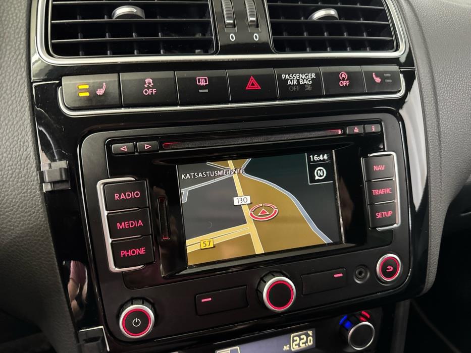 VOLKSWAGEN Polo 2014