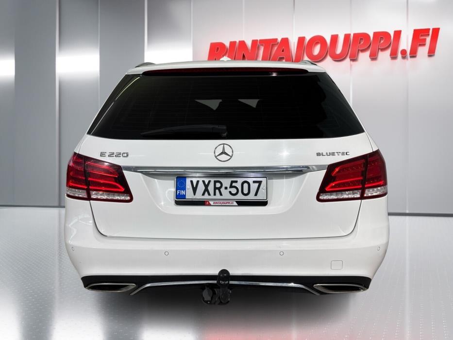 MERCEDES-BENZ E 2015