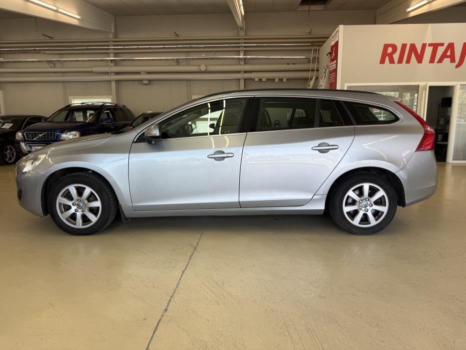 VOLVO V60 2011