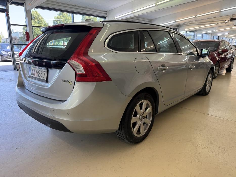 VOLVO V60 2011