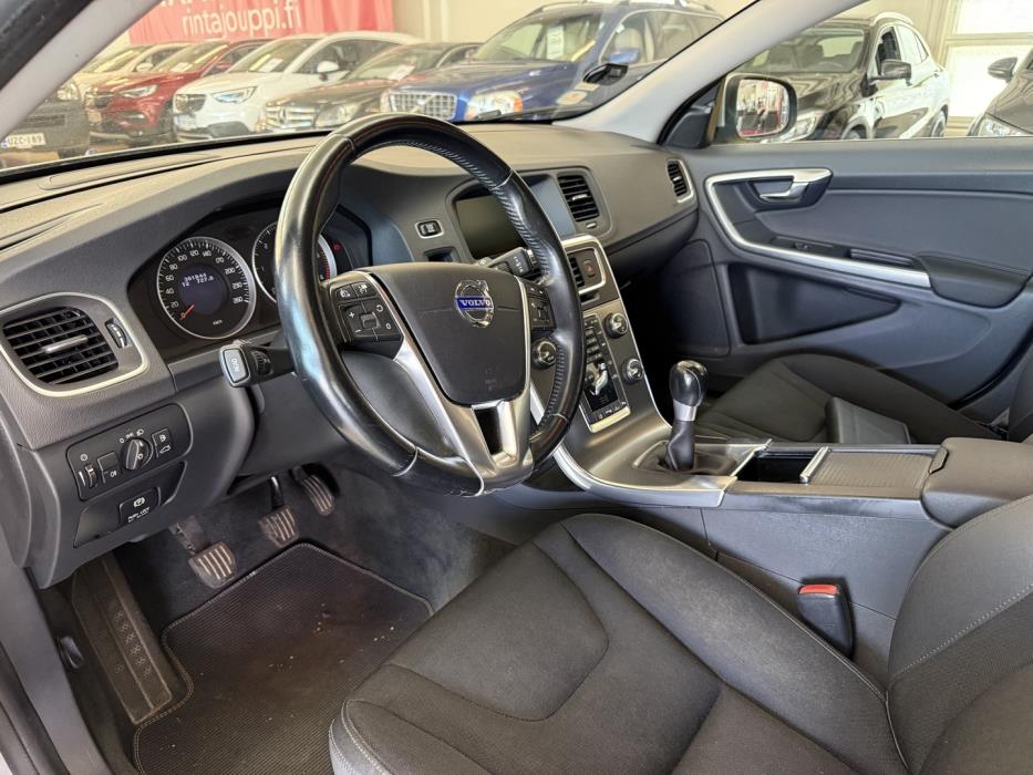 VOLVO V60 2011