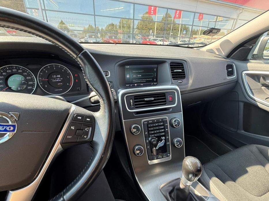 VOLVO V60 2011
