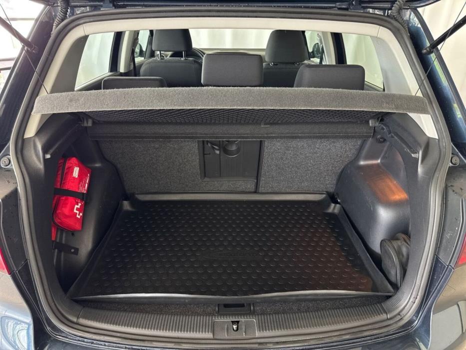 VOLKSWAGEN Golf Plus 2012