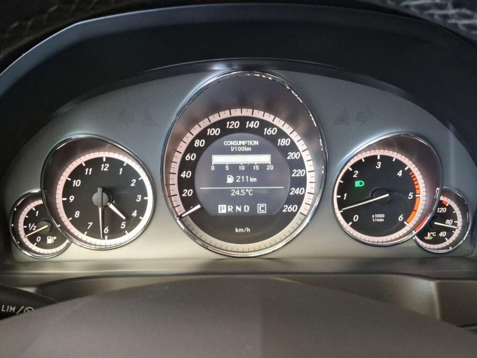 MERCEDES-BENZ E 2010