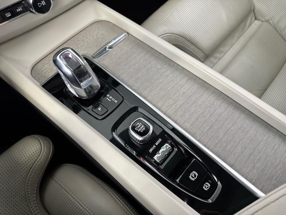 VOLVO XC60 2018