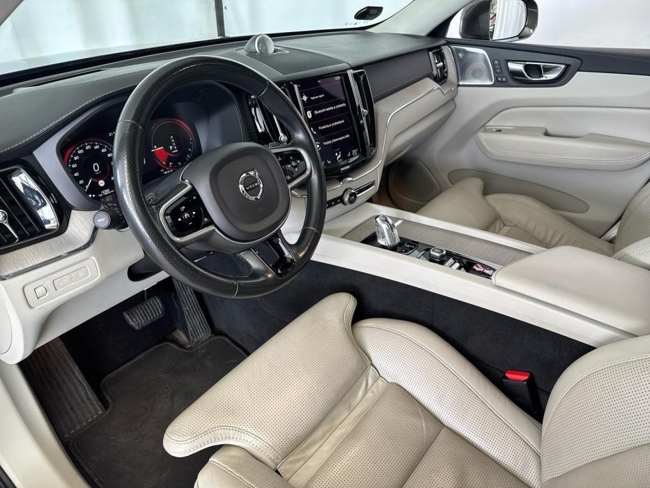 VOLVO XC60 2018