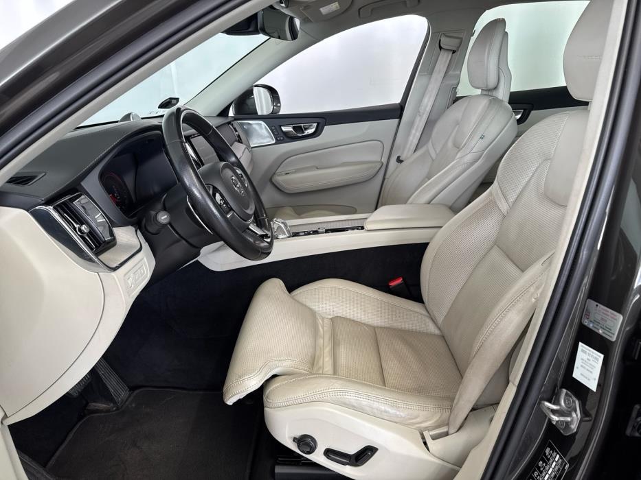 VOLVO XC60 2018