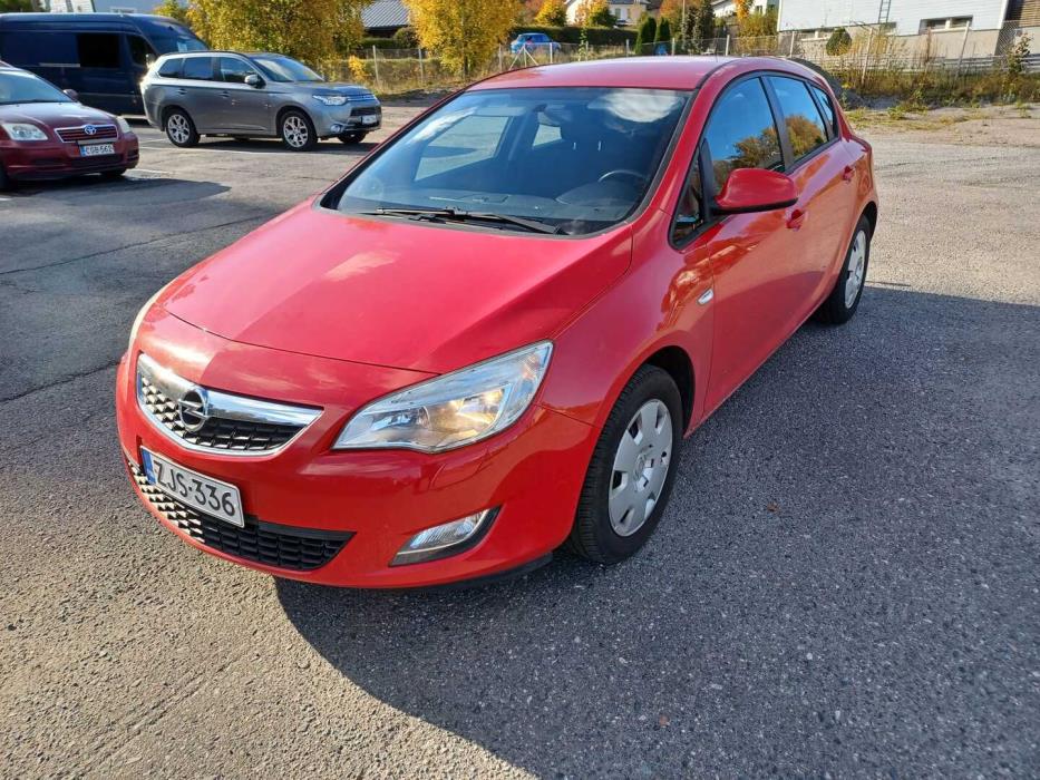OPEL Astra 2012