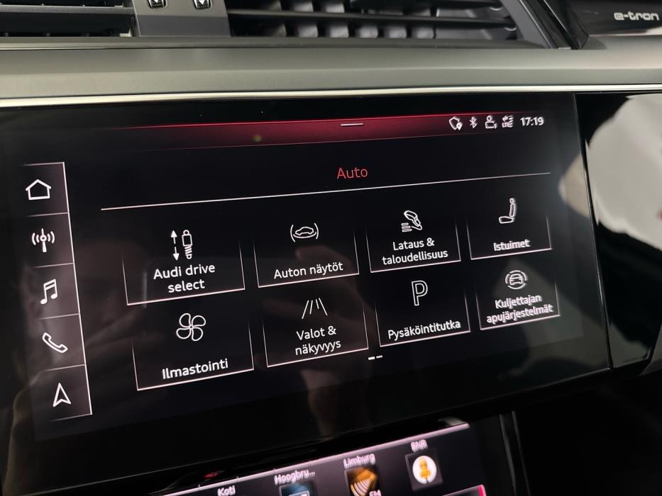 AUDI e-tron 2019