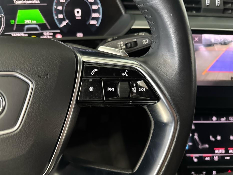 AUDI e-tron 2019