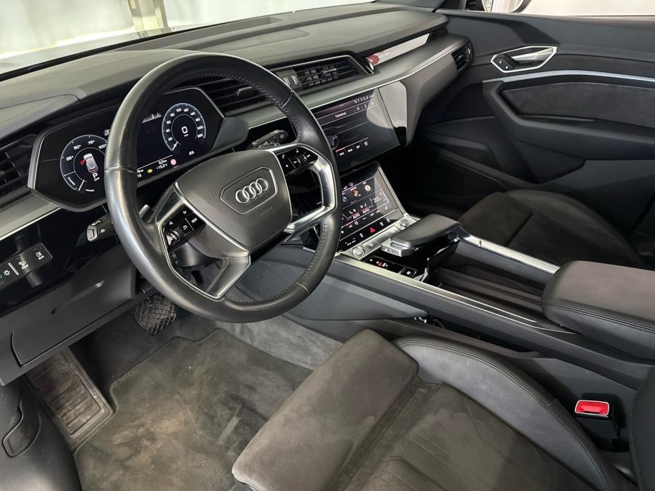 AUDI e-tron 2019