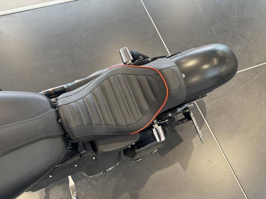 HARLEY-DAVIDSON DYNA 2007