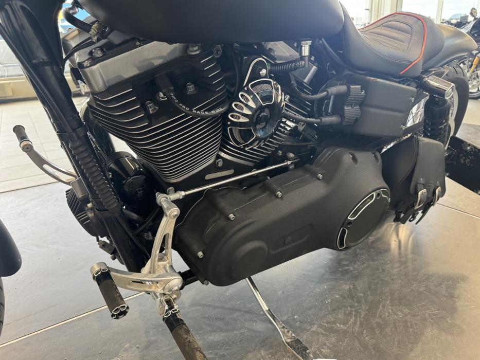 HARLEY-DAVIDSON DYNA 2007