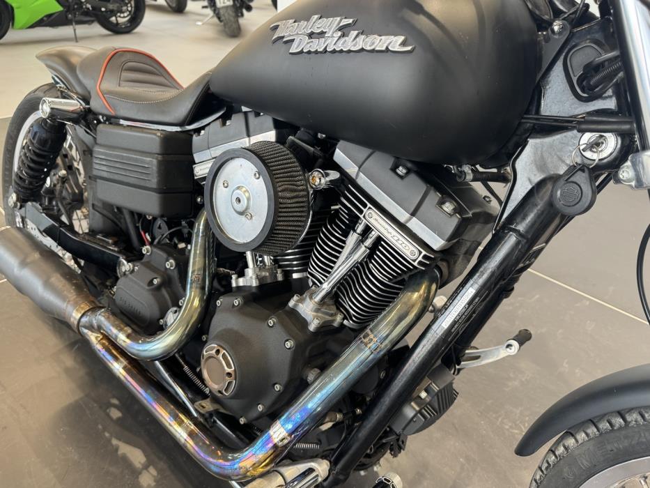 HARLEY-DAVIDSON DYNA 2007