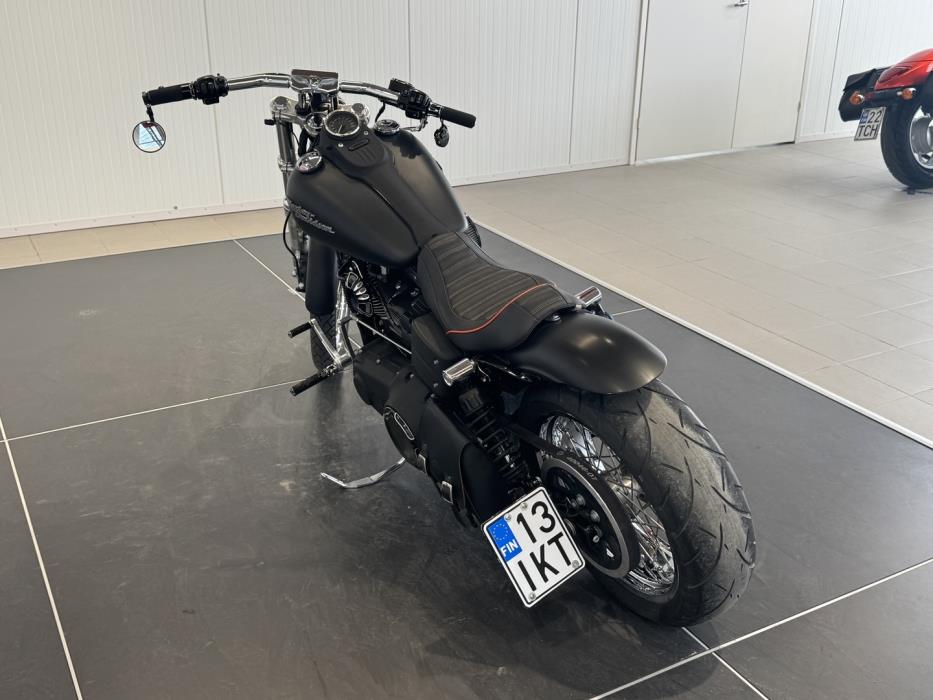 HARLEY-DAVIDSON DYNA 2007