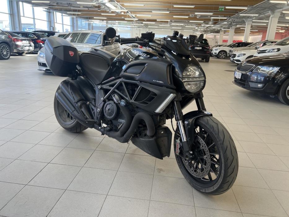 DUCATI DIAVEL 2012