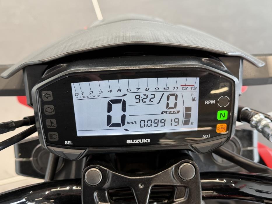 SUZUKI GSX-S 2020