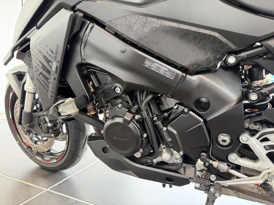 SUZUKI GSX-S 2022