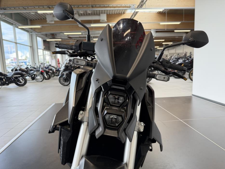 SUZUKI GSX-S 2022