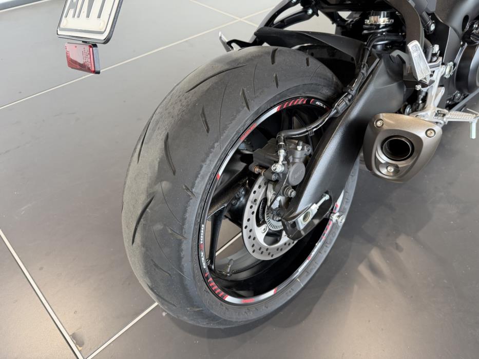 SUZUKI GSX-S 2022