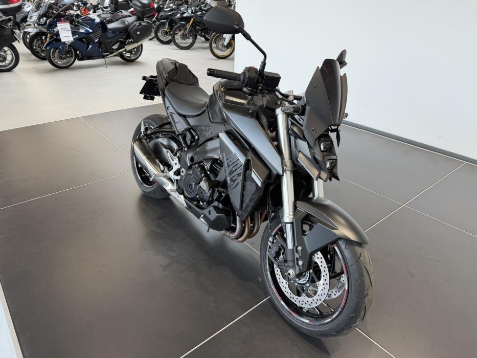 SUZUKI GSX-S 2022