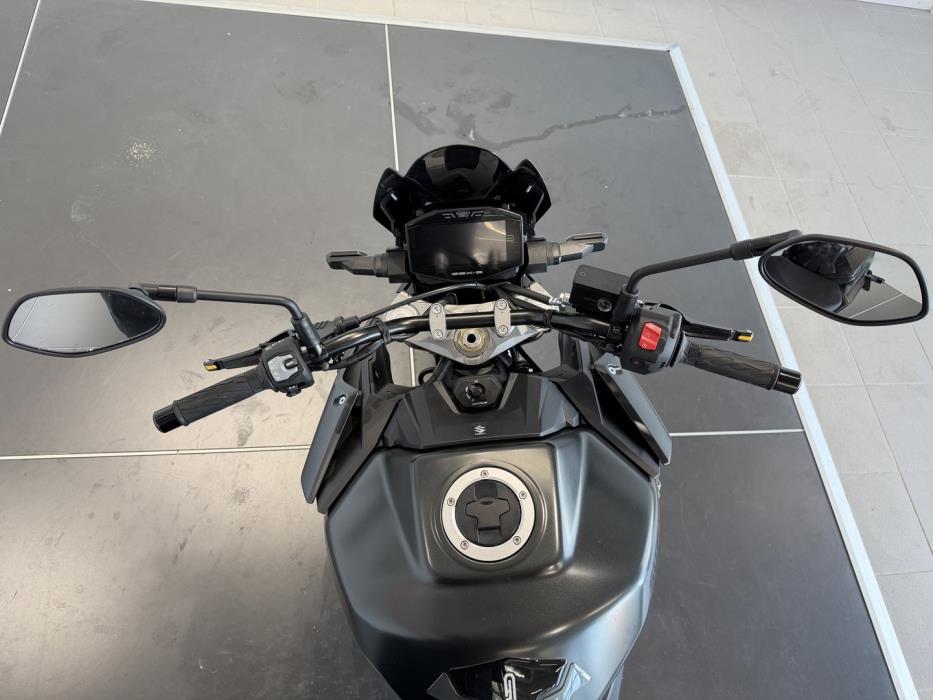 SUZUKI GSX-S 2022