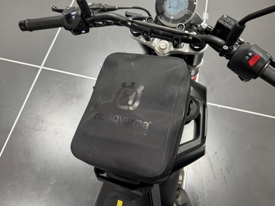 HUSQVARNA SVARTPILEN 2020