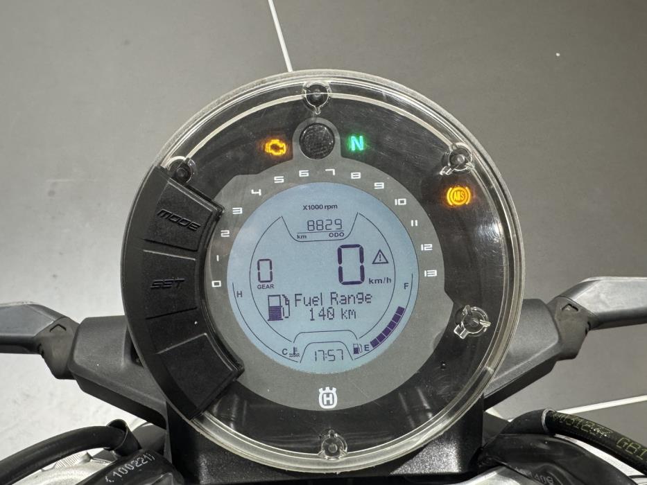 HUSQVARNA SVARTPILEN 2020