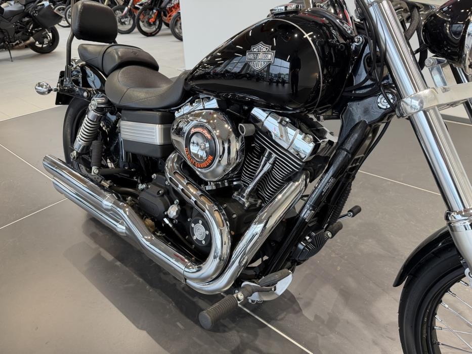 HARLEY-DAVIDSON DYNA 2011