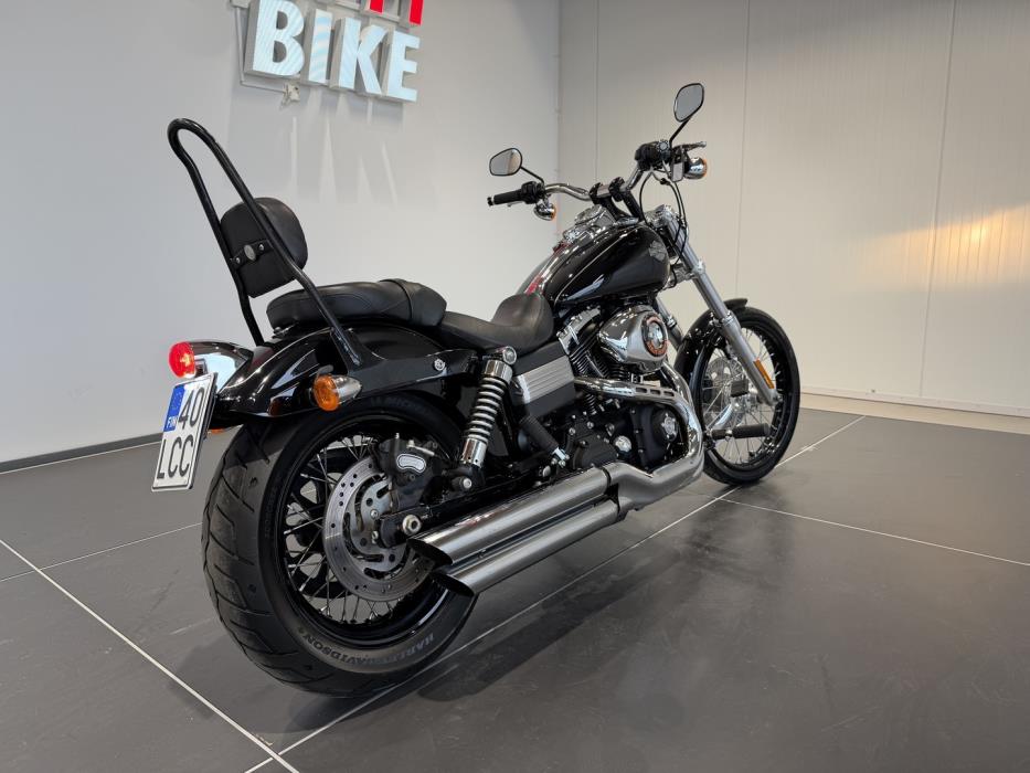 HARLEY-DAVIDSON DYNA 2011