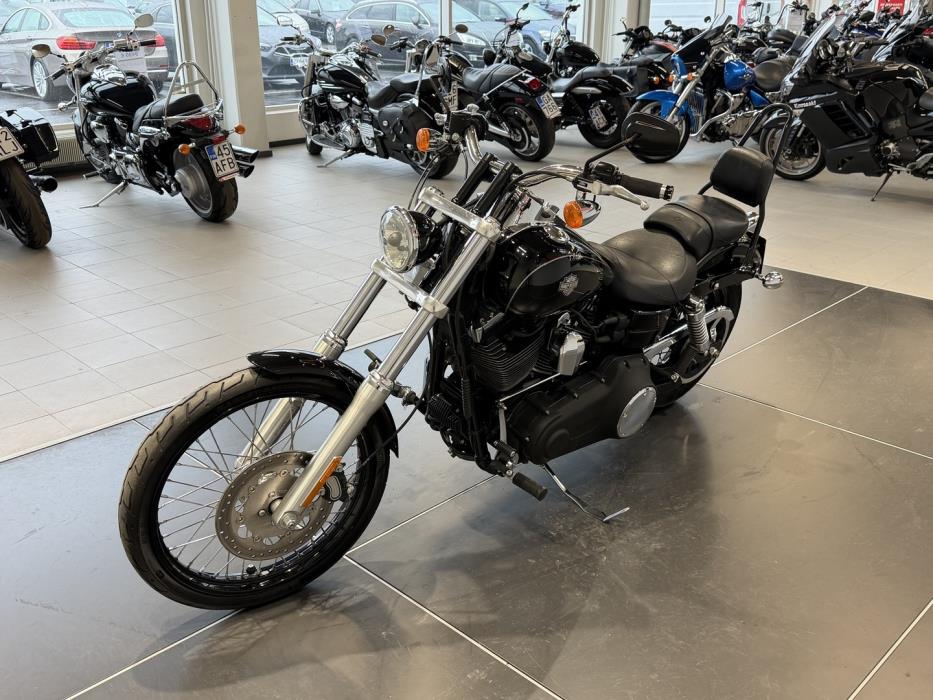 HARLEY-DAVIDSON DYNA 2011