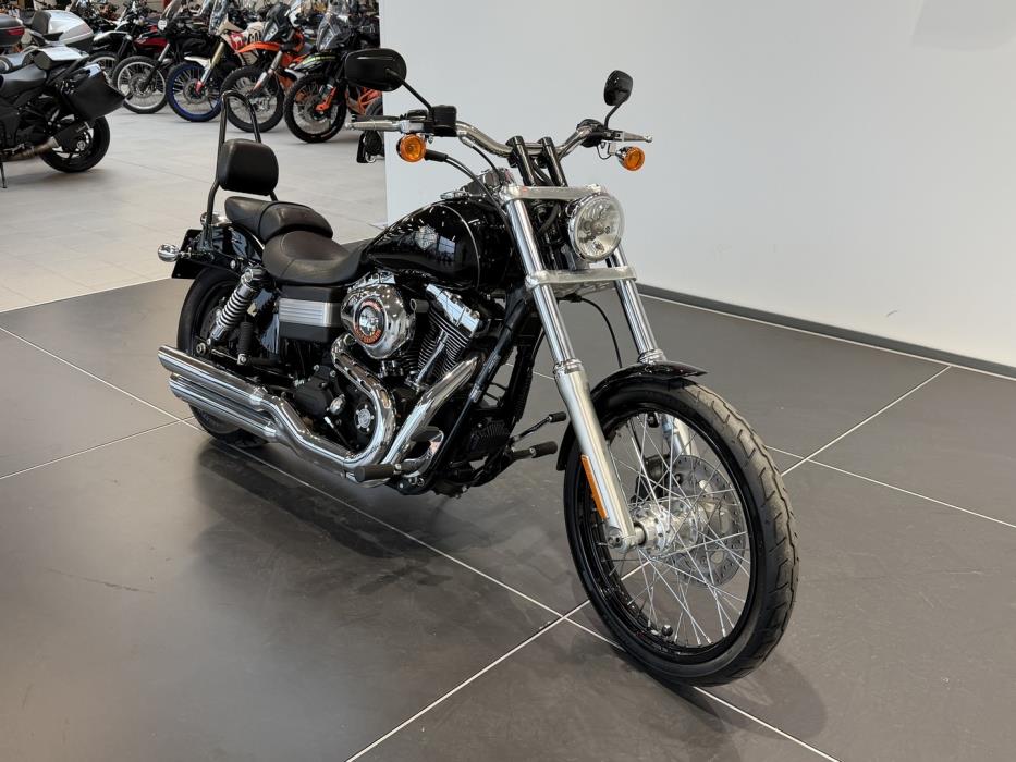 HARLEY-DAVIDSON DYNA 2011